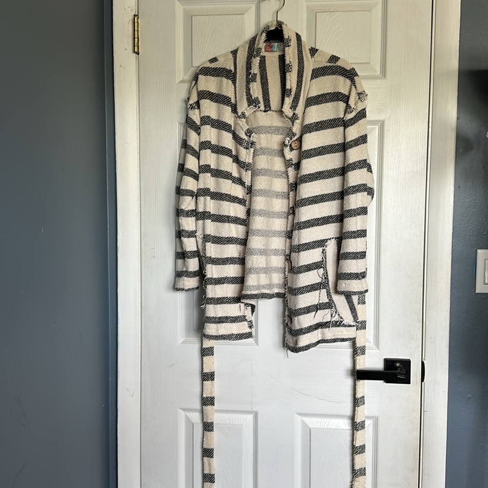 free people beach cardigan. with pockets and removable belt